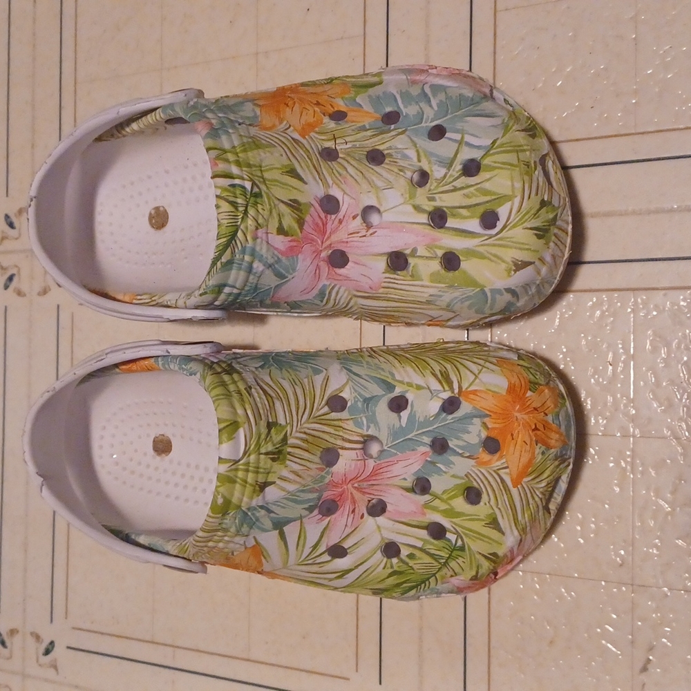 Crocs